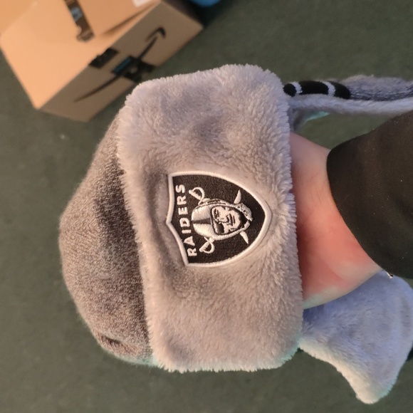 New Era Las Vegas Raiders Winter hat - Picture 1 of 4